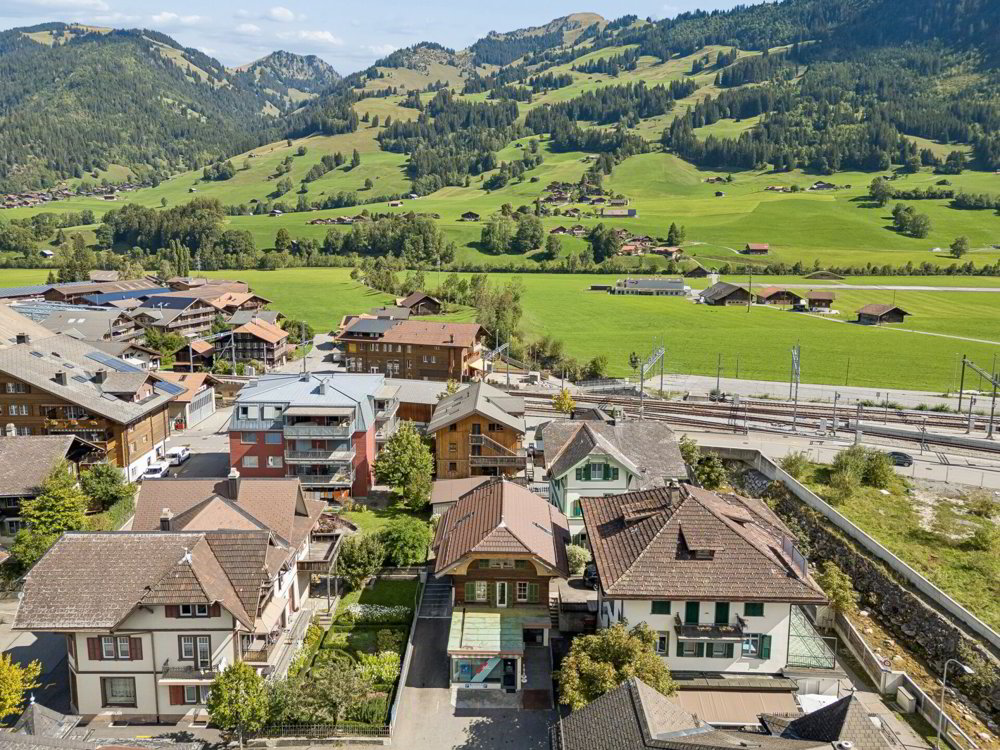 Casa di 4.5 locali in vendita a Zweisimmen - immagine 1/13