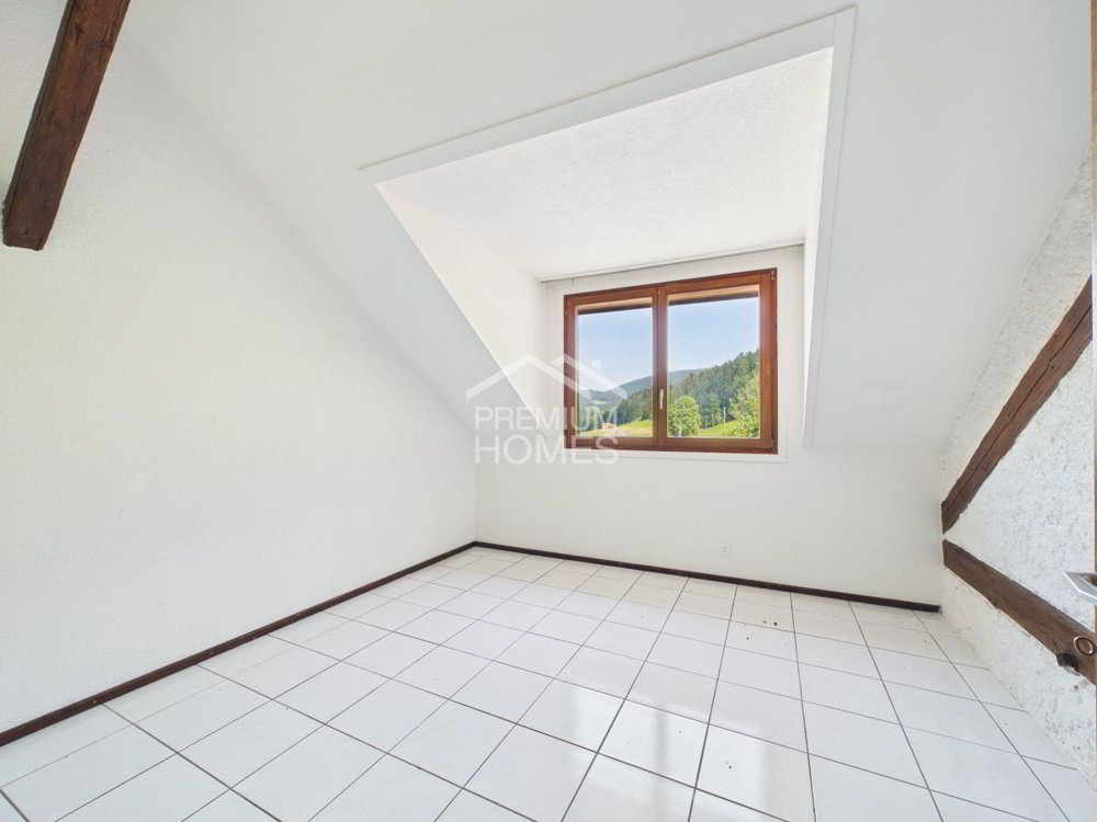 11 rooms House to buy in Fleurier - image 1/13