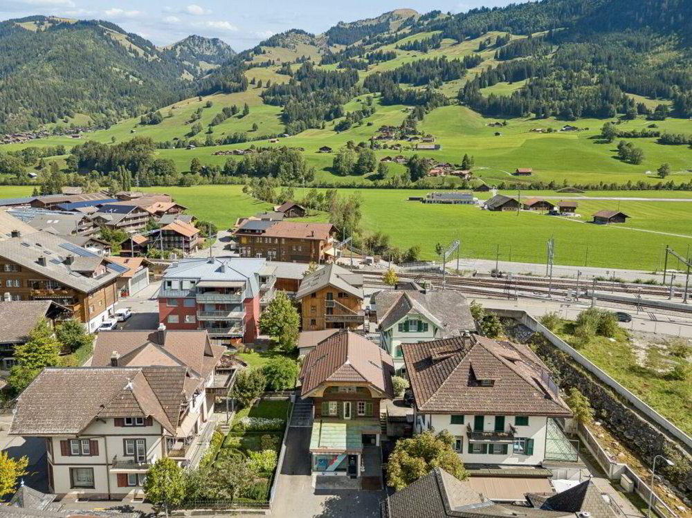4 rooms House to buy in Zweisimmen - image 1/13
