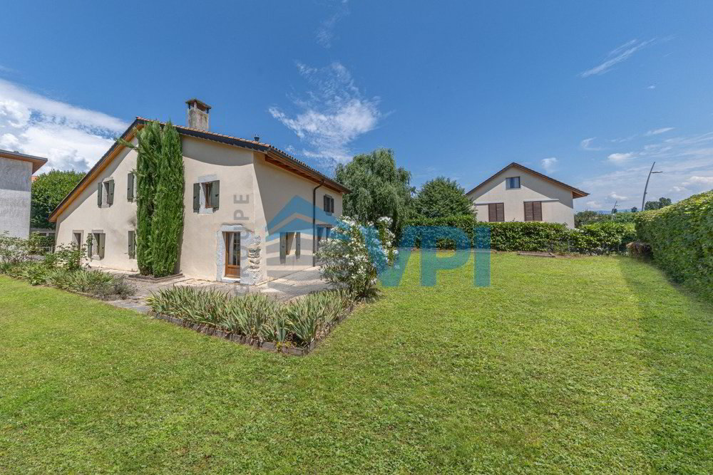 7 rooms House to buy in Perly - image 1/13