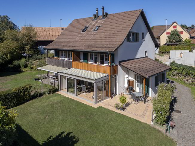 5 rooms House to buy in Gutenswil - image 1/1
