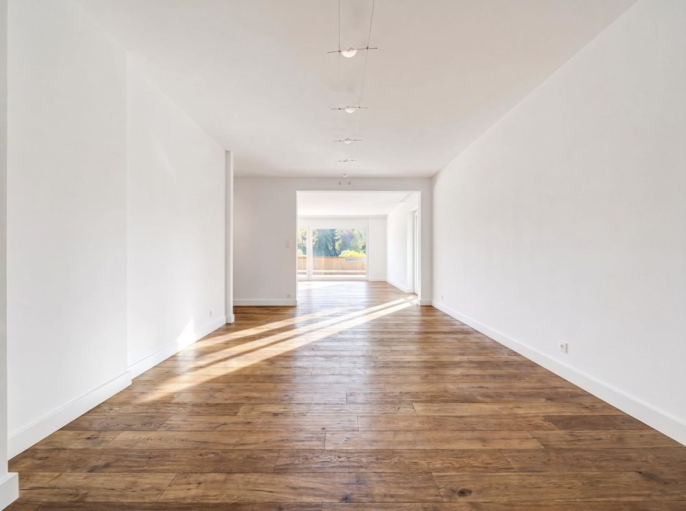 4 rooms Apartment to buy in Crans-Montana - image 1/13