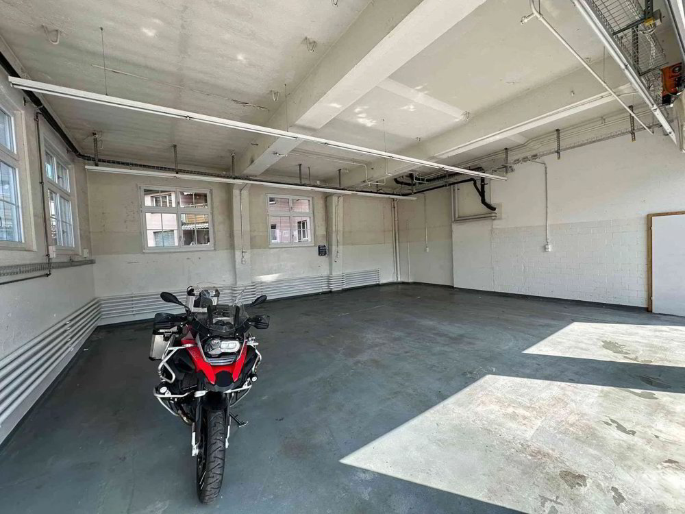 1 rooms Office & Commercial for rent in Zürich - image 1/2