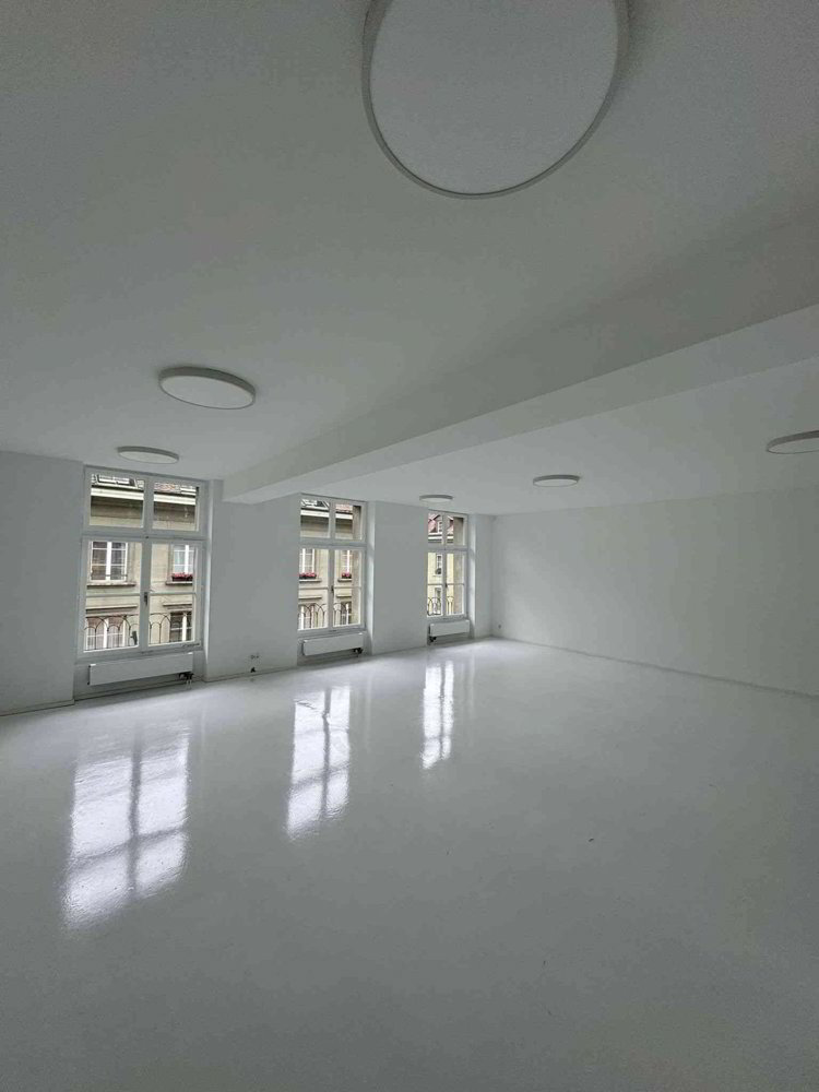 Lichtdurchfluteter, grosser Studioraum nähe Bundeshaus