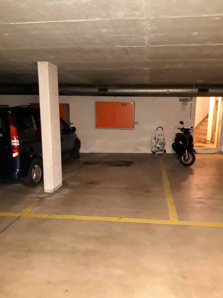 null rooms Car park, garage for rent in Zürich - image 1/3
