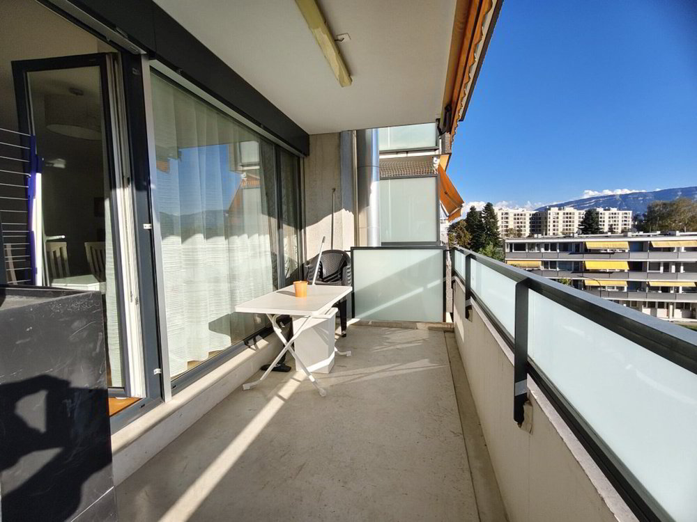 5 rooms Apartment for rent in Châtelaine - image 1/12