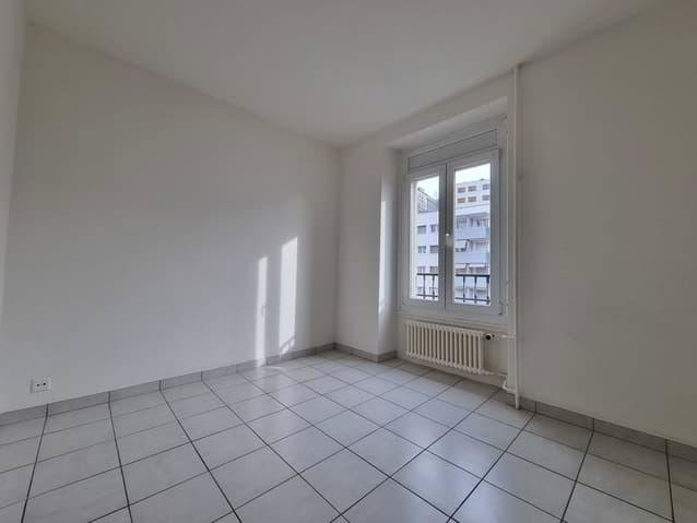 1.5 rooms Apartment for rent in Lausanne - image 1/4