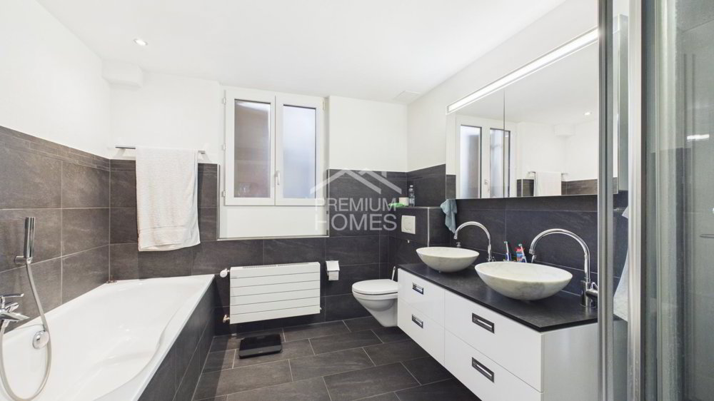 7 rooms House to buy in Grenchen - image 1/13