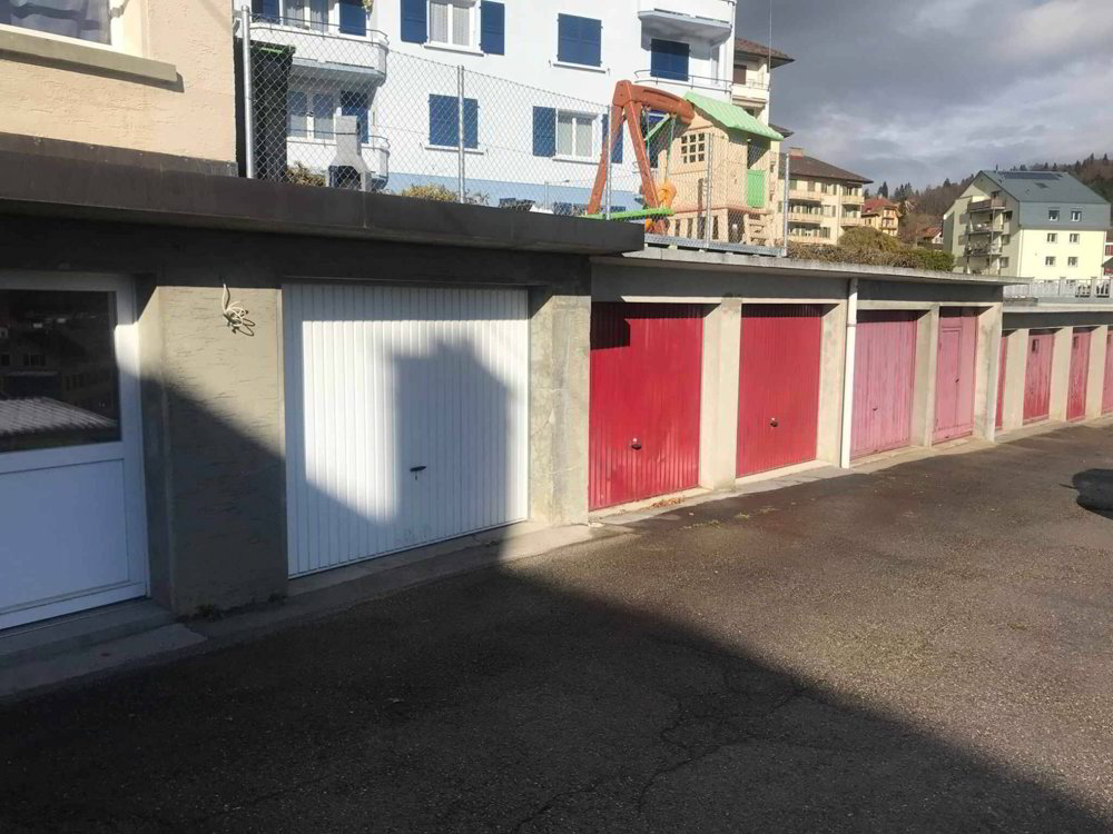 null rooms Car park, garage for rent in Ste-Croix - image 1/1