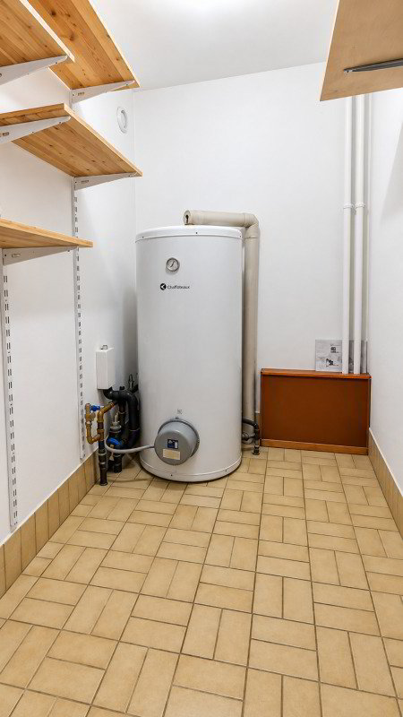 4 rooms Apartment for rent in Saxon - image 1/10