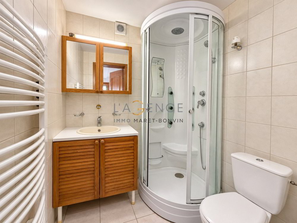 Casa di 8 locali in vendita a Loèche-les-Bains - immagine 1/13