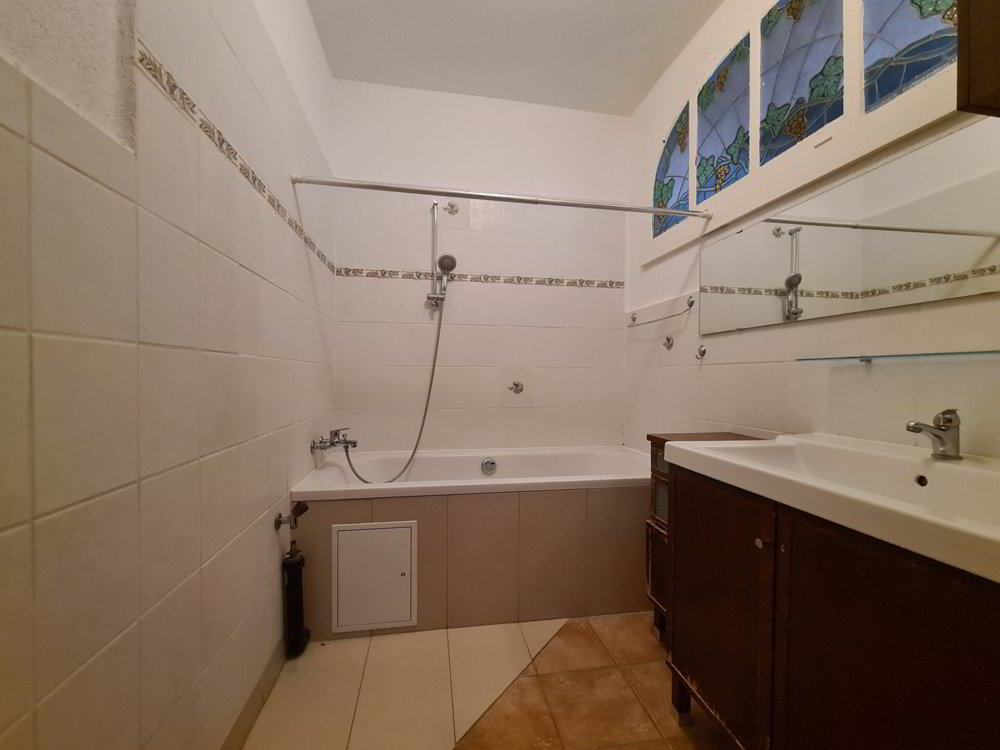 5 Zimmer Wohnung zu vermieten in Le Locle - Bild 1/8
