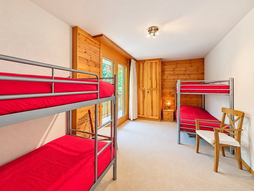 4 rooms Apartment to buy in Crans-Montana - image 1/8