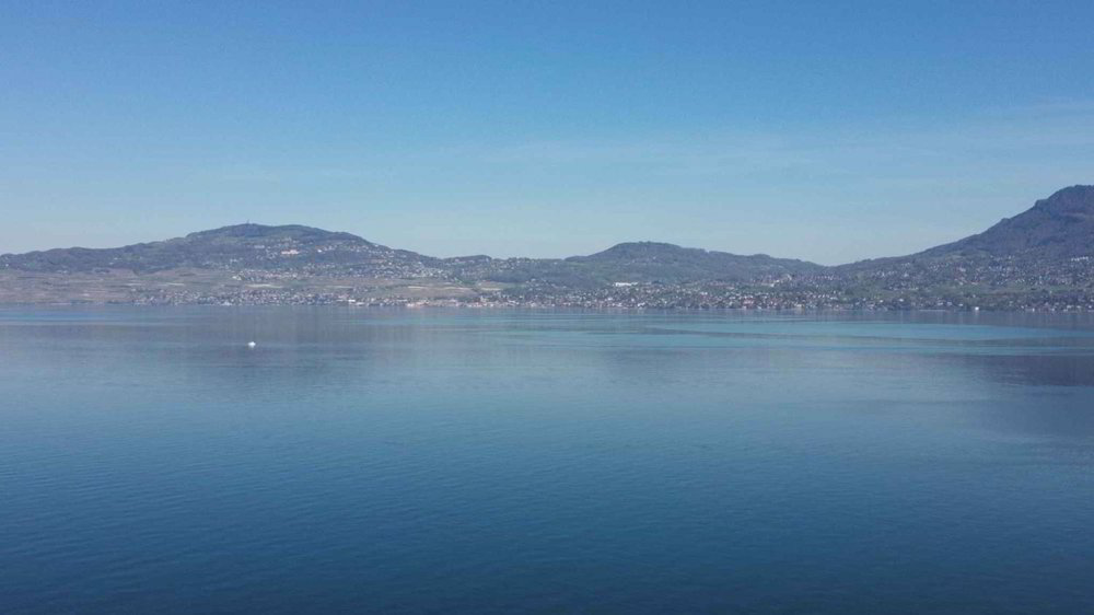 3 rooms Apartment to buy in Bouveret - image 1/11
