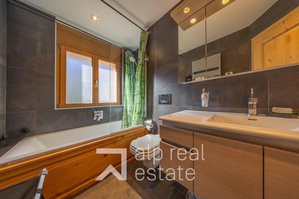 2 rooms Apartment to buy in Haute-Nendaz - image 1/11