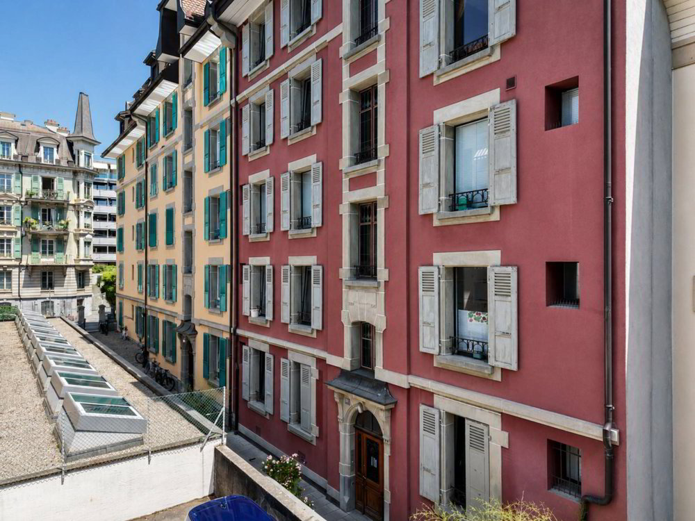 4 rooms Apartment to buy in Lausanne - image 1/13