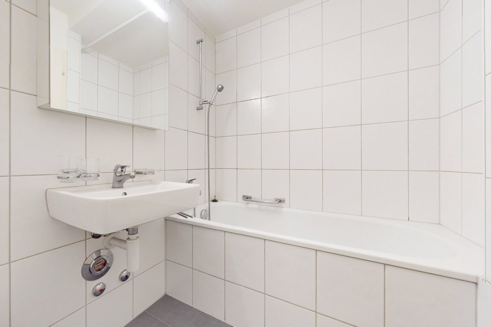 3 rooms Apartment for rent in Bâle - image 1/8