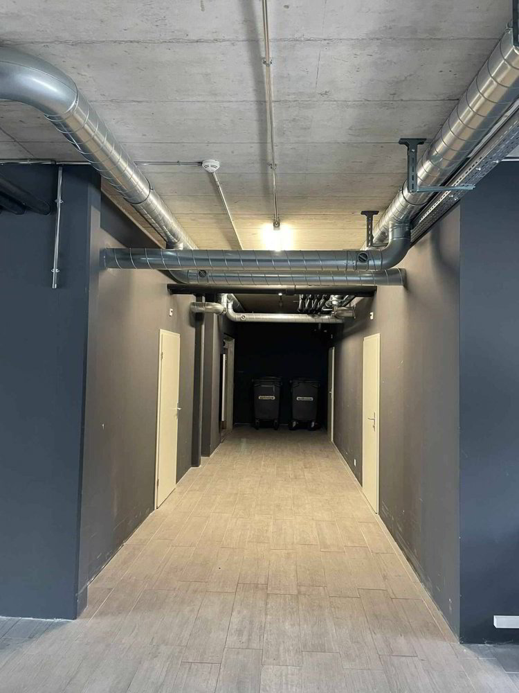 null rooms Office & Commercial for rent in Les Acacias - image 1/10