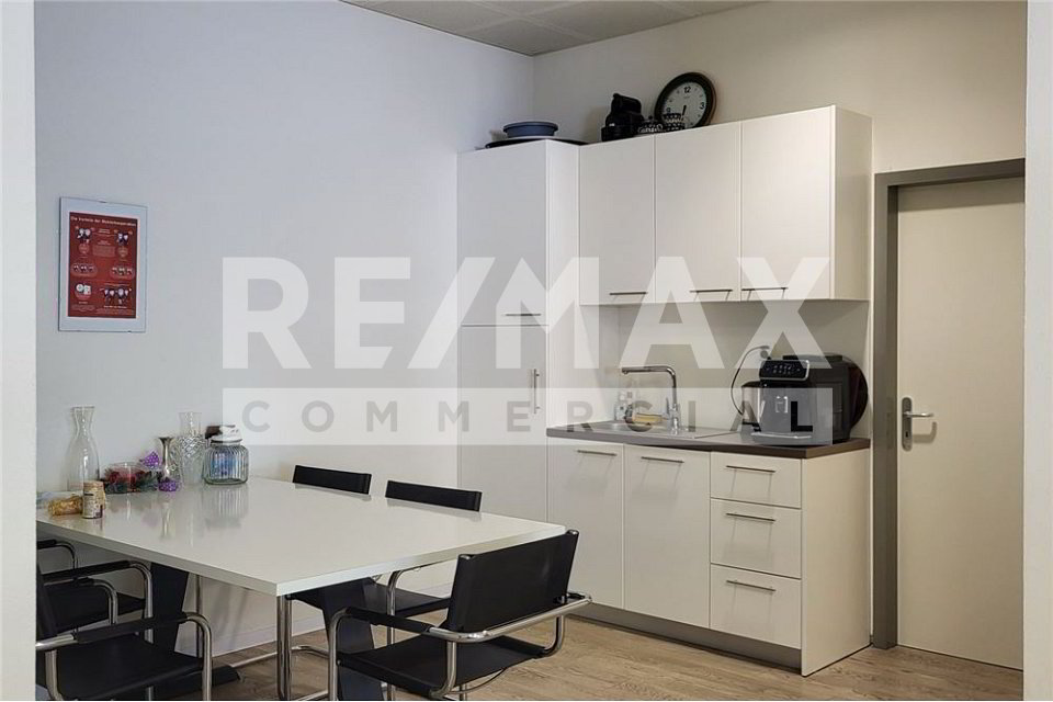 null rooms Office & Commercial for rent in Minusio - image 1/4