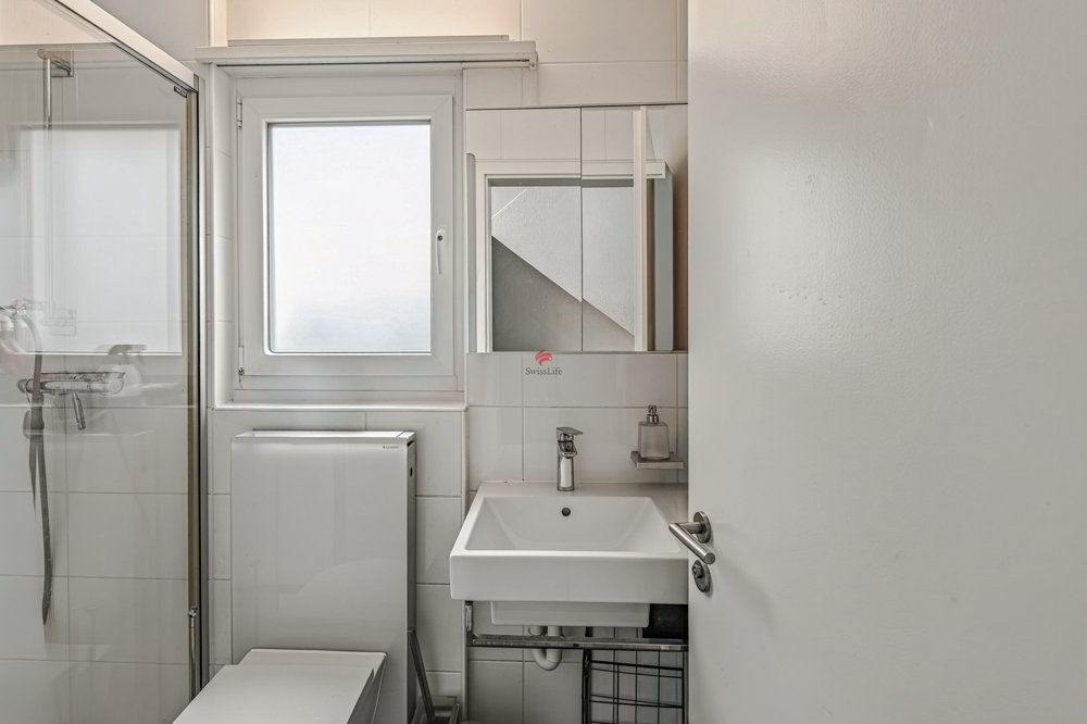 Maison 8 pièces à acheter à Benglen - image 1/13