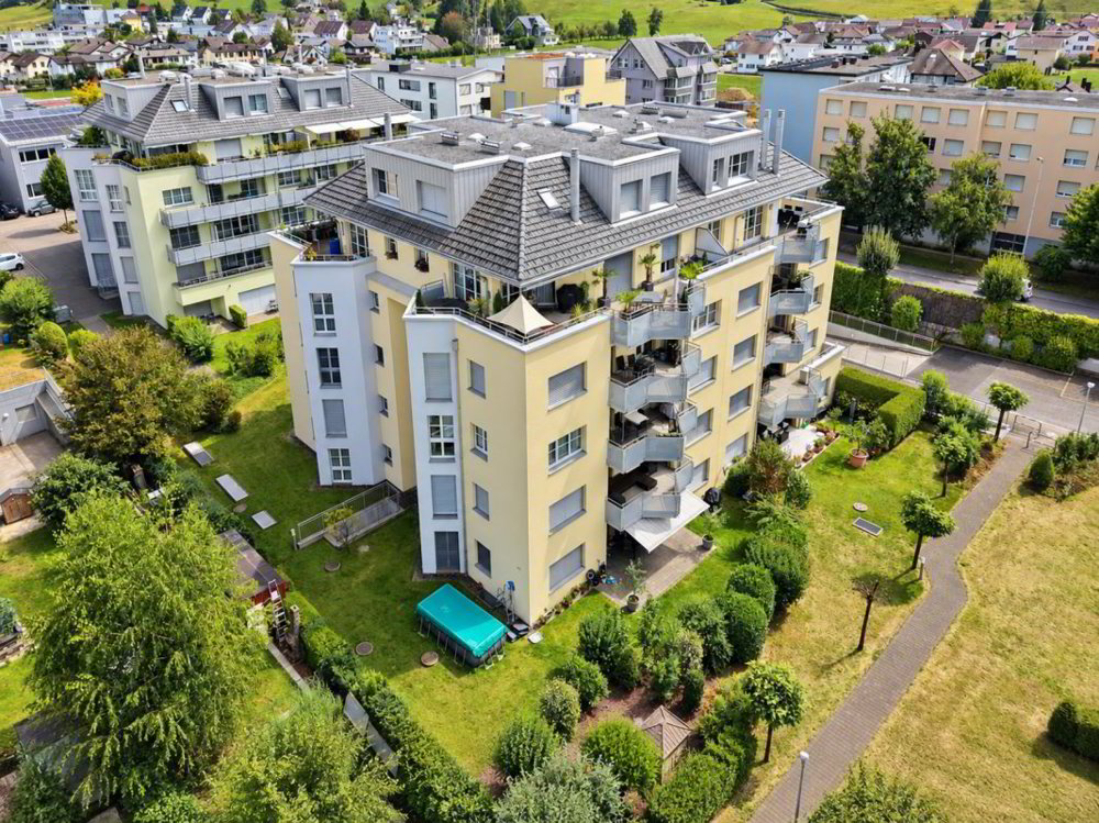 4 rooms Apartment to buy in Siebnen - image 1/12