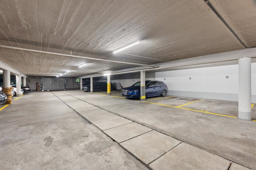 null Zimmer Parkplatz, Garage zu vermieten in Unterengstringen - Bild 1/2
