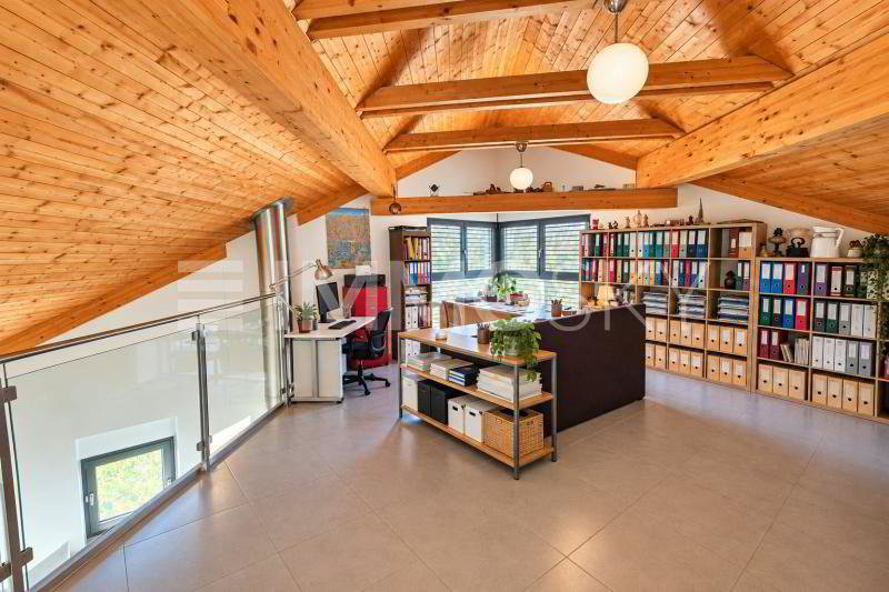 Maison 7 pièces à acheter à Loco - image 1/5