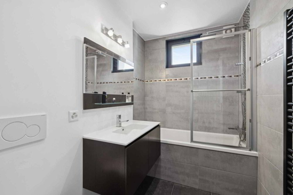8 rooms House to buy in Puplinge - image 1/13