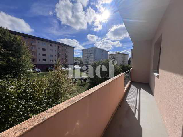 Appartement 3 pièces à louer à La Chaux-de-Fonds - image 1/8