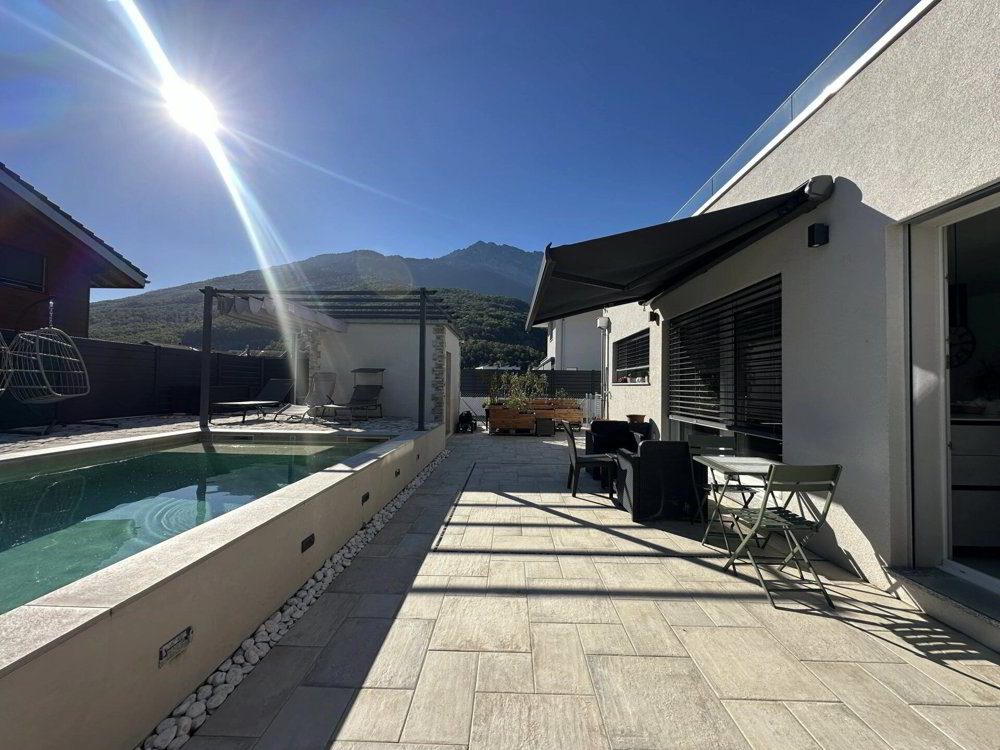 3.5 rooms Apartment to buy in Collombey - image 1/8