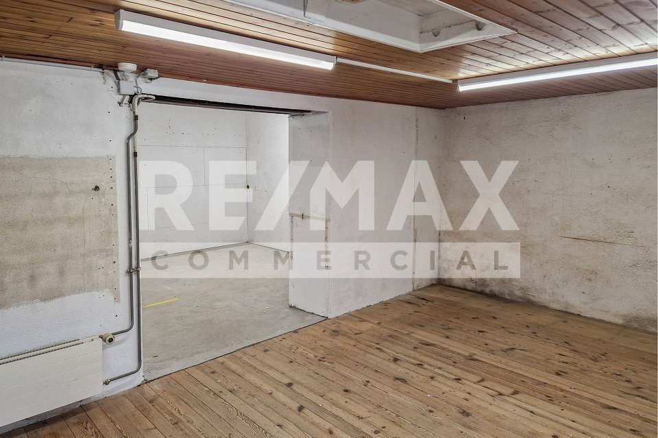 5 rooms Office & Commercial for rent in Eiken - image 1/11
