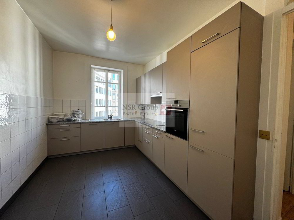 5 rooms Apartment for rent in Genève - image 1/4