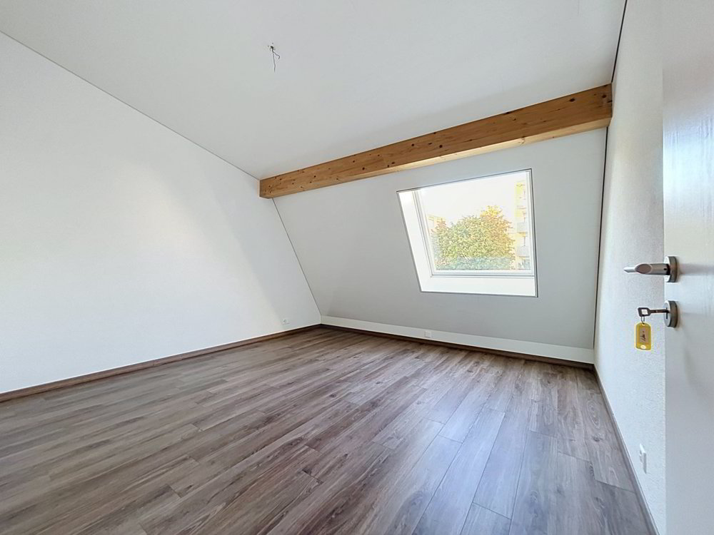 5 rooms Apartment to buy in Le Landeron - image 1/8