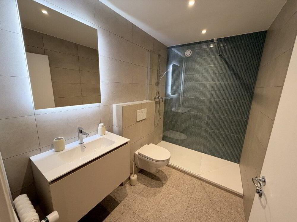 4 rooms Apartment for rent in Genève - image 1/9
