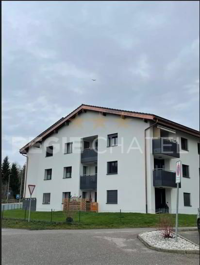 2 rooms Apartment for rent in La Roche FR - image 1/1