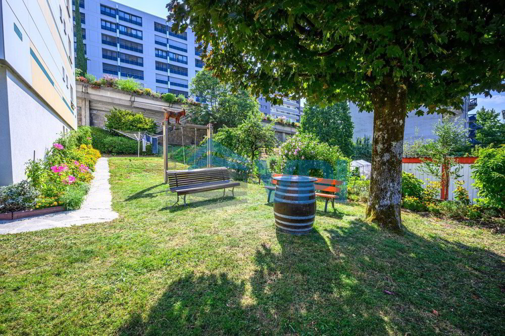 4 rooms Apartment to buy in Chailly-Montreux - image 1/11