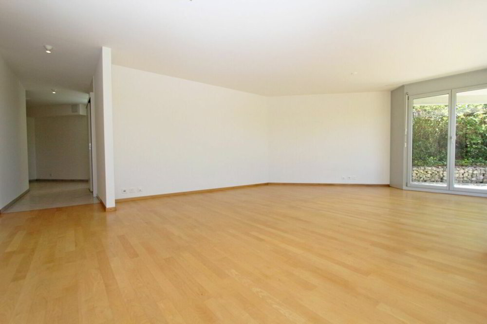 4 rooms Apartment to buy in Therwil - image 1/12