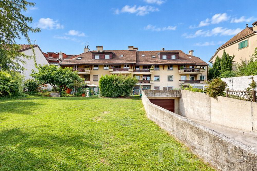 5 rooms Apartment to buy in Eysins - image 1/12