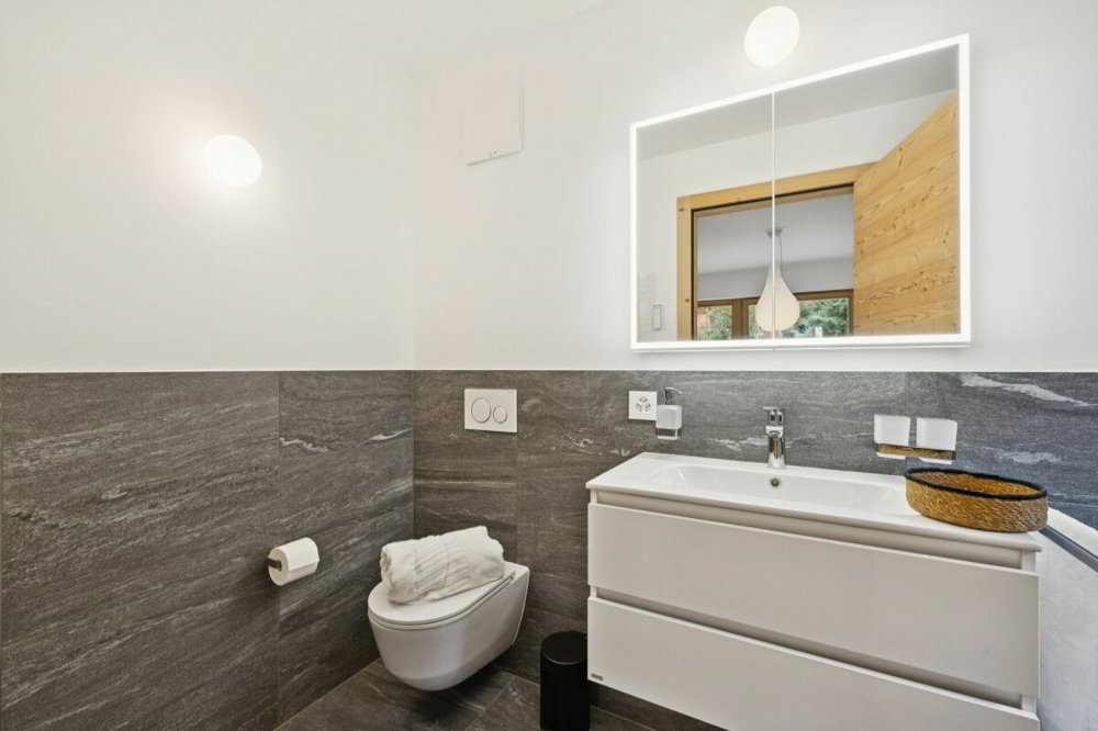 4 rooms Apartment to buy in Champéry - image 1/13