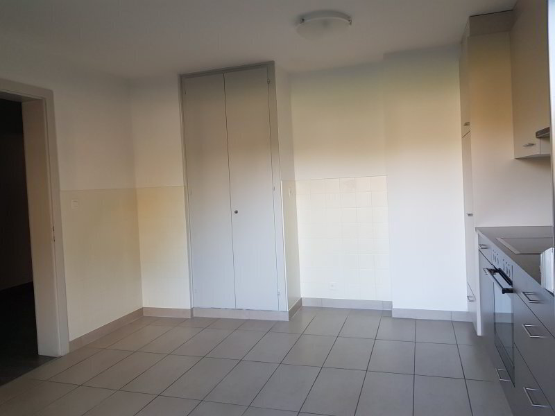 2 rooms Apartment for rent in St-Maurice - image 1/6