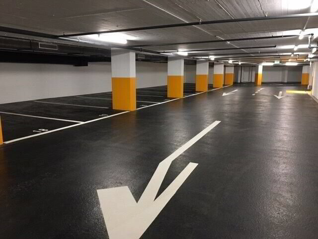 null rooms Car park, garage for rent in Luzern - image 1/3