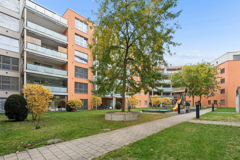 3 rooms Apartment to buy in Bülach - image 1/11