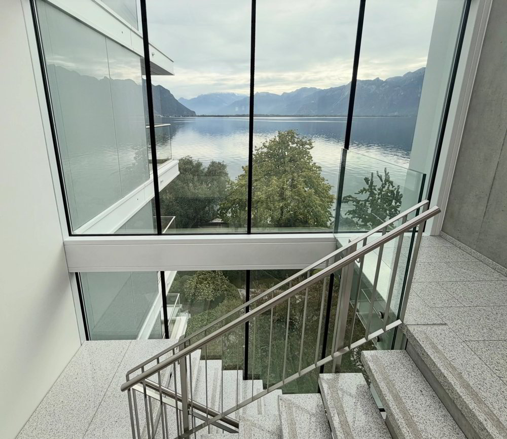 5 rooms Apartment to buy in Montreux - image 1/12