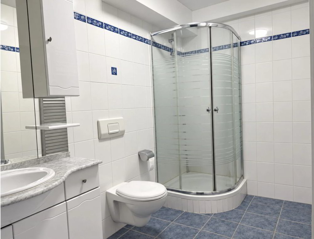 6 rooms Apartment to buy in Montreux - image 1/13