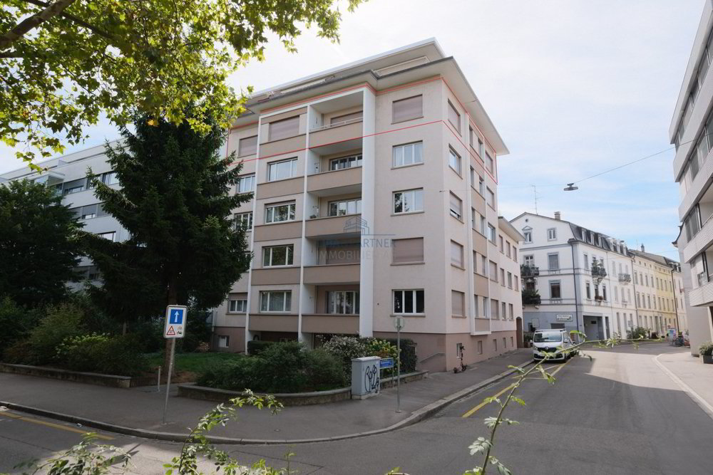 Grosszügige 4.5-Zimmer-Eigentumswohnung an zentraler Lage