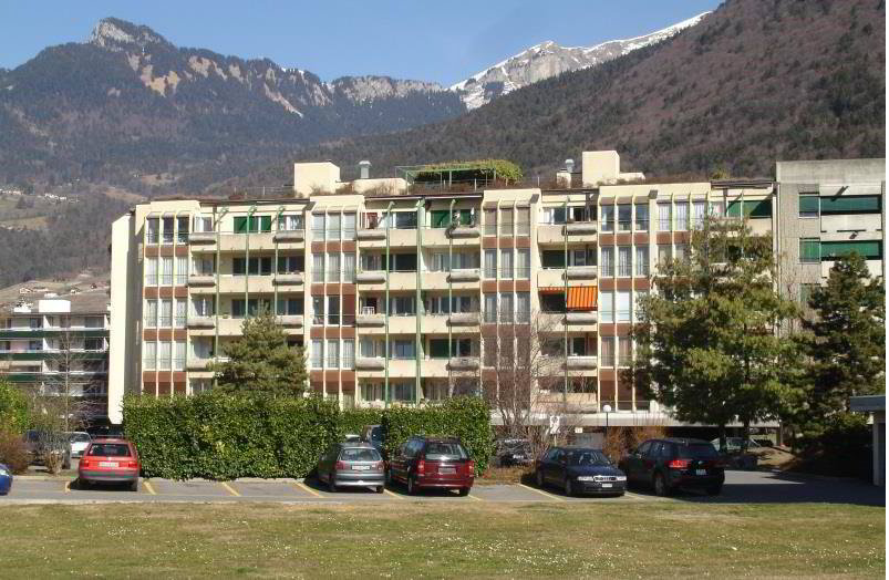 null rooms Car park, garage for rent in Aigle - image 1/1