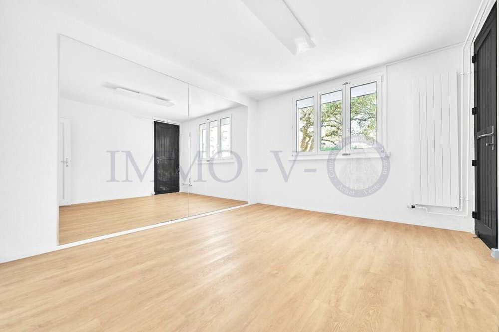 6 rooms House for rent in Epalinges - image 1/12