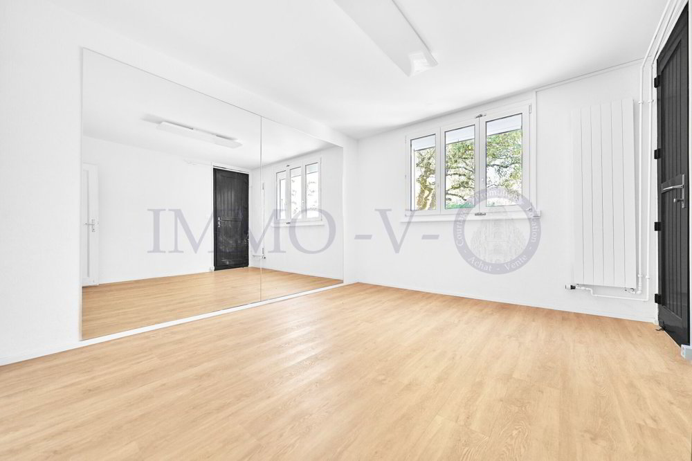 6 rooms House for rent in Epalinges - image 1/12