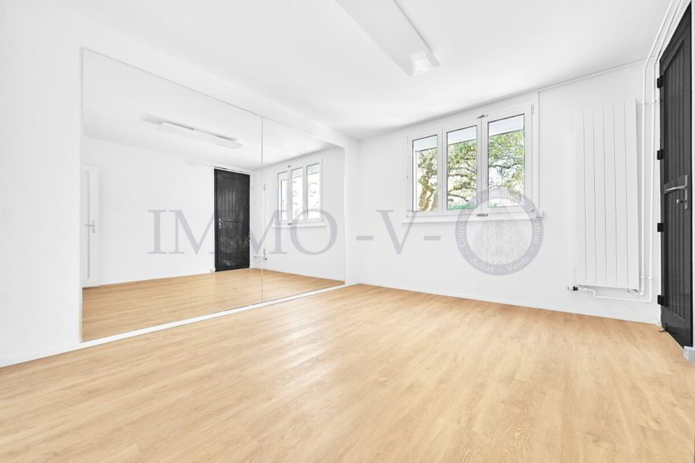 6 rooms House for rent in Epalinges - image 1/12