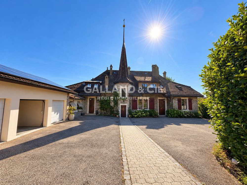 6 rooms Apartment to buy in Aubonne - image 1/13